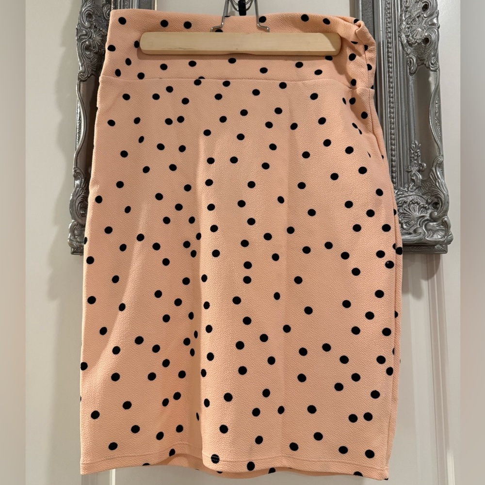 LuLaRoe Cassie Small Peachy Pink Polka Dot Pencil Skirt